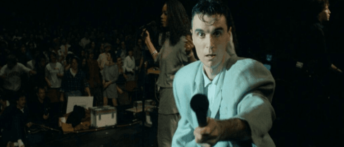 Bezoekers kunnen dansen tijdens de vertoning van de gerestaureerde Talking Heads-concertfilm Stop Making Sense in Cinema Oosterland.