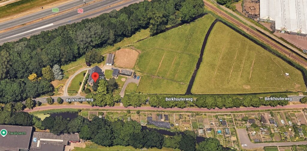 Terrein nabij de Berkhouterweg in Hoorn waar een busremise moet komen.