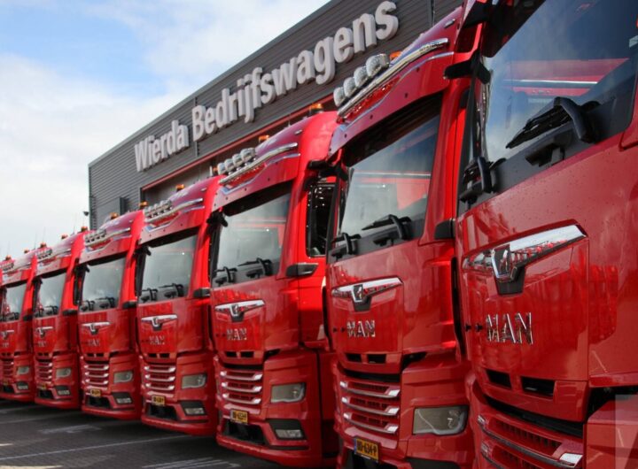 Twintig nieuwe MAN TGX trekkers in de rode kleuren van SVZ Transport.