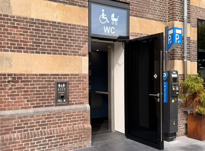 Nieuw toegankelijk openbaar toilet bij de Grote Kerk op het Kerkplein