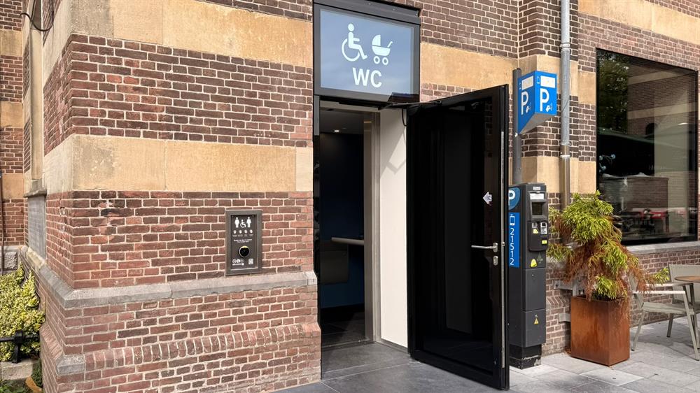 Nieuw toegankelijk openbaar toilet bij de Grote Kerk op het Kerkplein