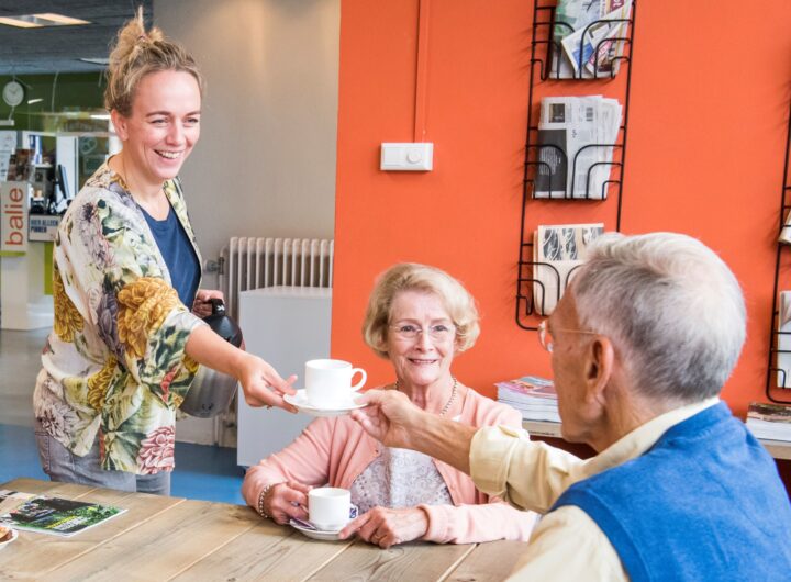 Vrijwilligerswerk brengt mensen samen en helpt tegen eenzaamheid