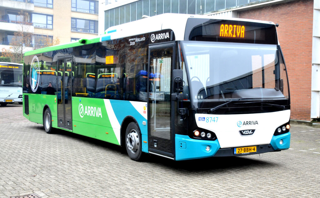 Een Arriva-bus die rijdt in de provincie Noord-Holland. (Foto: Wikipedia)