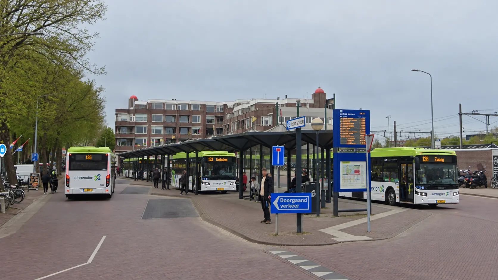 Connexxion past vanaf december 2026 verschillende busverbindingen van en naar Hoorn aan.