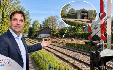 Het terrein bij de Klagerstuin in Zwaag waar de Museumstoomtram Hoorn-Medemblik een nieuw collectiedepot wil realiseren en waar bomen zijn gekapt.