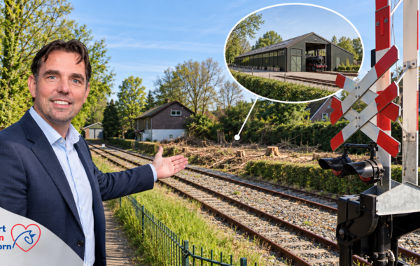 Het terrein bij de Klagerstuin in Zwaag waar de Museumstoomtram Hoorn-Medemblik een nieuw collectiedepot wil realiseren en waar bomen zijn gekapt.