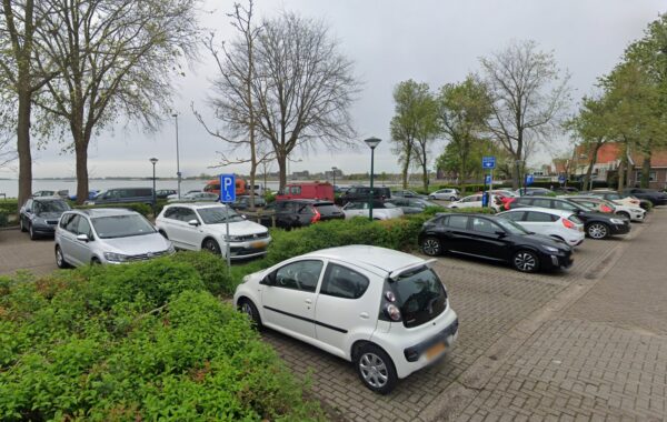 Raadsfracties eisen opheldering over verdwijnen 52 parkeerplaatsen Westerdijk
